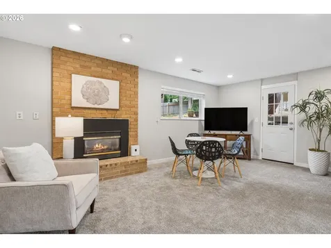 2445 Debok Road West Linn OR 97068