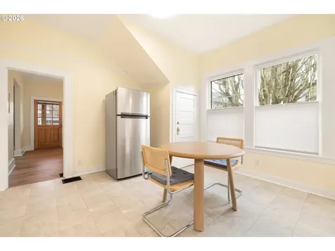 802 SE 35th Avenue Portland OR 97214