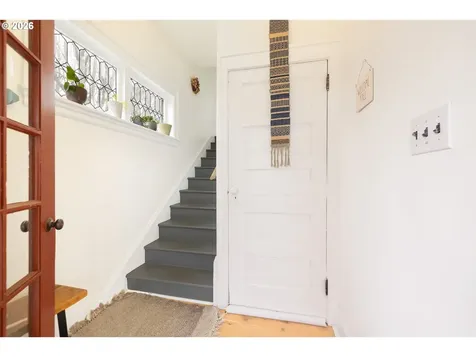 802 SE 35th Avenue Portland OR 97214