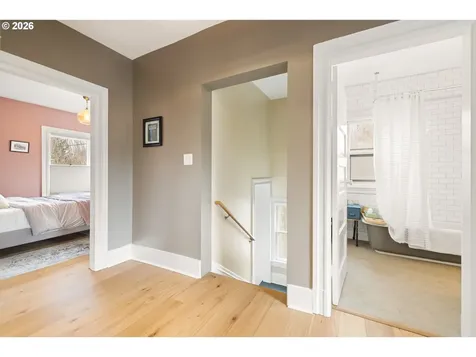 802 SE 35th Avenue Portland OR 97214