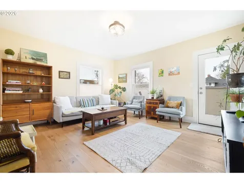 802 SE 35th Avenue Portland OR 97214