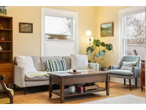 802 SE 35th Avenue Portland OR 97214