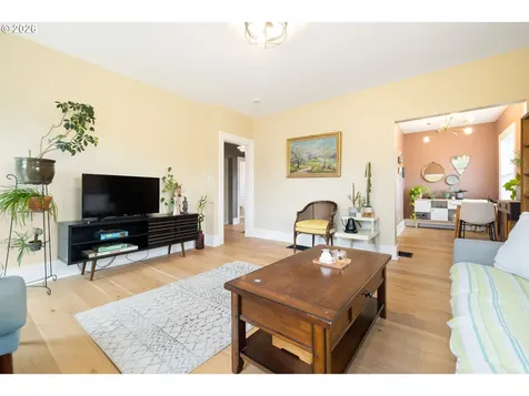 802 SE 35th Avenue Portland OR 97214
