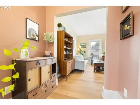 802 SE 35th Avenue Portland OR 97214