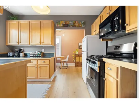 802 SE 35th Avenue Portland OR 97214