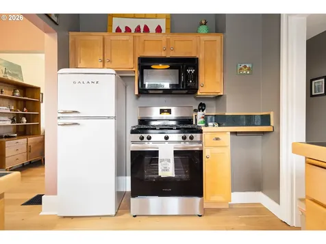 802 SE 35th Avenue Portland OR 97214