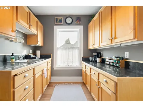 802 SE 35th Avenue Portland OR 97214