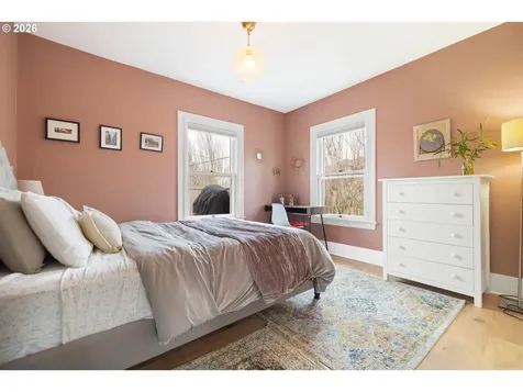 802 SE 35th Avenue Portland OR 97214