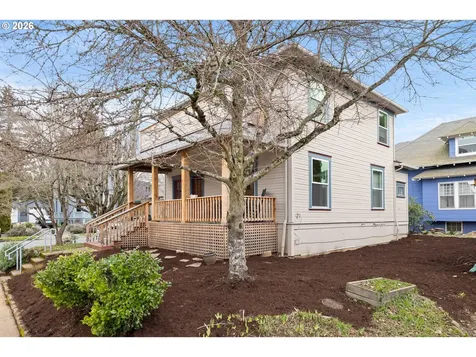802 SE 35th Avenue Portland OR 97214