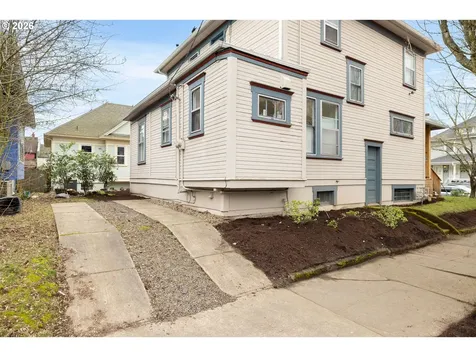 802 SE 35th Avenue Portland OR 97214