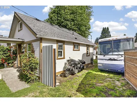 105 Ineer Street Kelso WA 98626