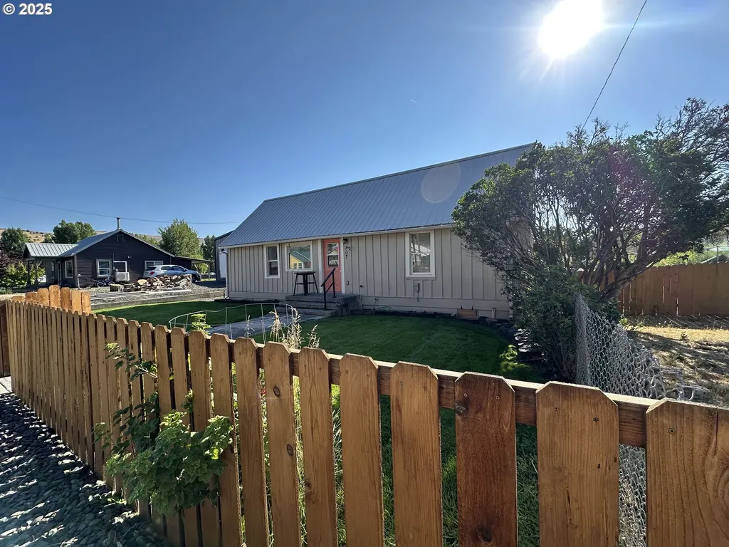 307 N Canyon Boulevard John Day OR 97845