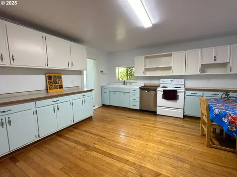 307 N Canyon Boulevard John Day OR 97845
