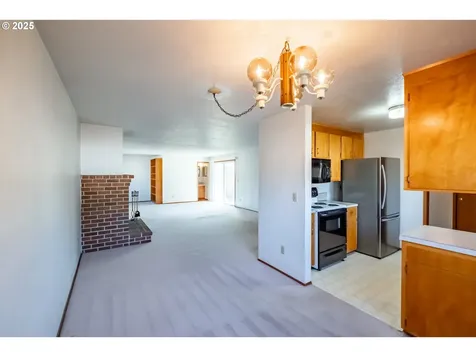 464 W Clackamas Circle Woodburn OR 97071