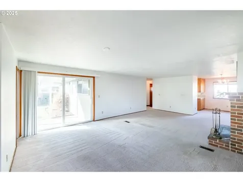 464 W Clackamas Circle Woodburn OR 97071