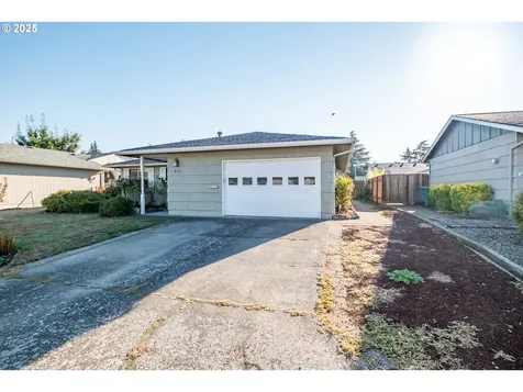 464 W Clackamas Circle Woodburn OR 97071