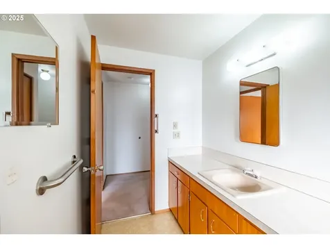 464 W Clackamas Circle Woodburn OR 97071