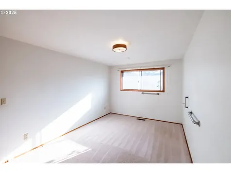 464 W Clackamas Circle Woodburn OR 97071