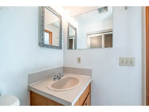 464 W Clackamas Circle Woodburn OR 97071