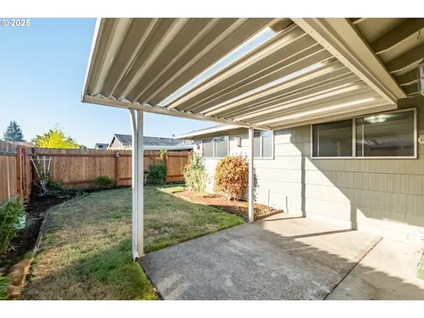 464 W Clackamas Circle Woodburn OR 97071
