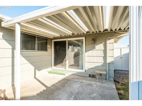 464 W Clackamas Circle Woodburn OR 97071