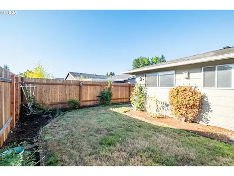 464 W Clackamas Circle Woodburn OR 97071