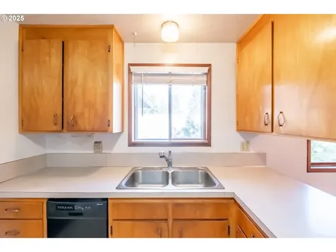 464 W Clackamas Circle Woodburn OR 97071