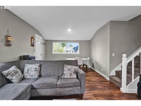 756 S 7th Street Cottage Grove OR 97424