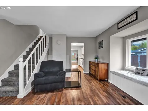 756 S 7th Street Cottage Grove OR 97424