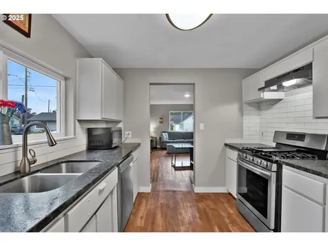 756 S 7th Street Cottage Grove OR 97424