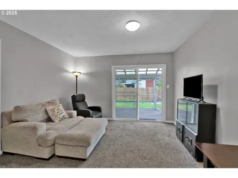 756 S 7th Street Cottage Grove OR 97424