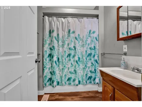 756 S 7th Street Cottage Grove OR 97424