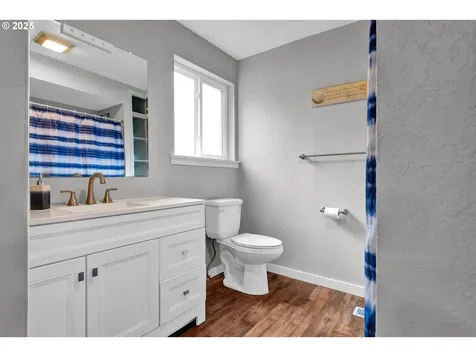756 S 7th Street Cottage Grove OR 97424