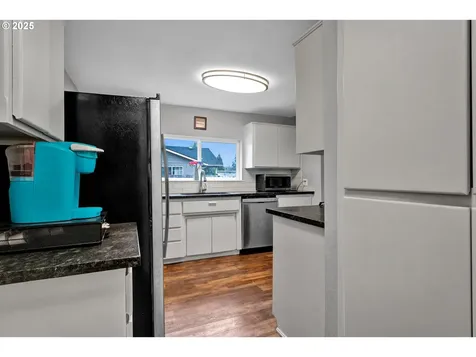 756 S 7th Street Cottage Grove OR 97424