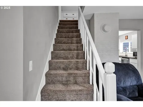 756 S 7th Street Cottage Grove OR 97424