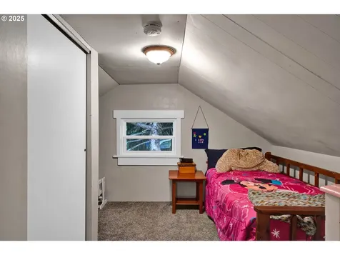 756 S 7th Street Cottage Grove OR 97424