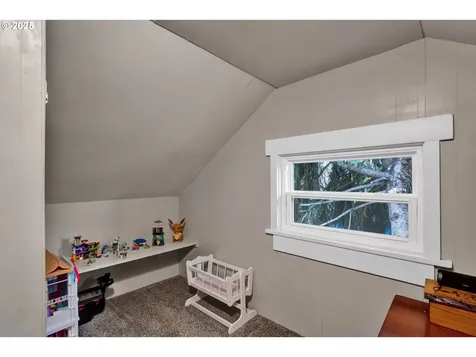756 S 7th Street Cottage Grove OR 97424