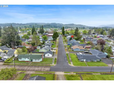 756 S 7th Street Cottage Grove OR 97424