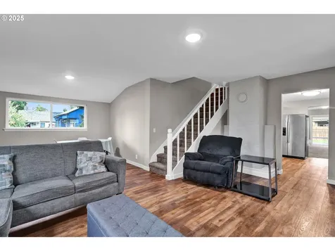 756 S 7th Street Cottage Grove OR 97424
