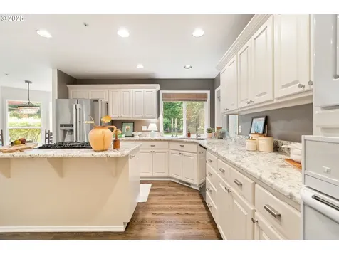 12428 SW 55th Place Portland OR 97219