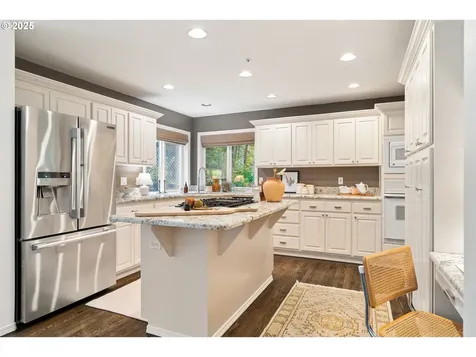 12428 SW 55th Place Portland OR 97219