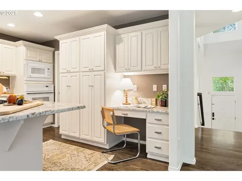 12428 SW 55th Place Portland OR 97219