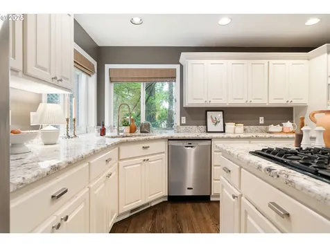 12428 SW 55th Place Portland OR 97219