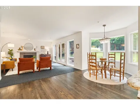12428 SW 55th Place Portland OR 97219