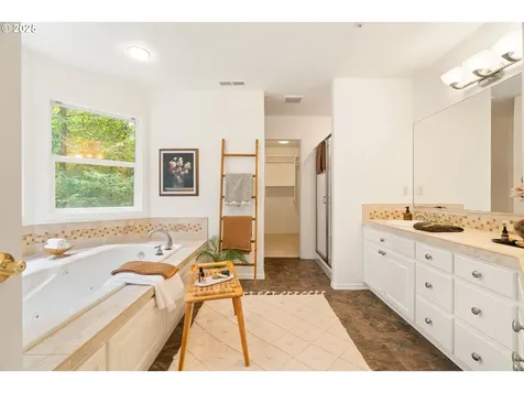 12428 SW 55th Place Portland OR 97219