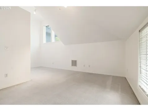 12428 SW 55th Place Portland OR 97219