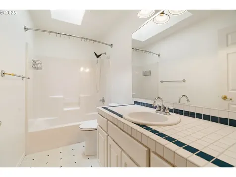 12428 SW 55th Place Portland OR 97219