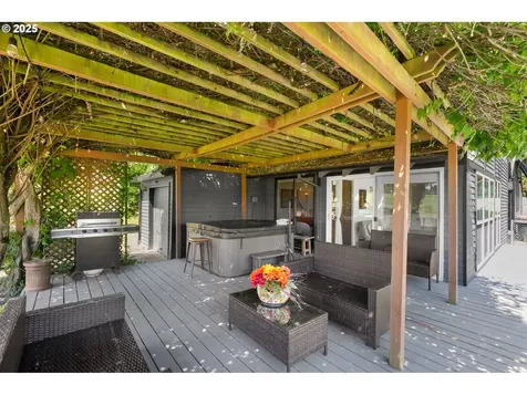 19800 NW Quail Hollow Drive Portland OR 97229
