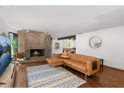 19800 NW Quail Hollow Drive Portland OR 97229