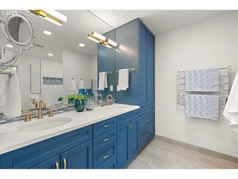2395 SW Timberline Drive Portland OR 97225